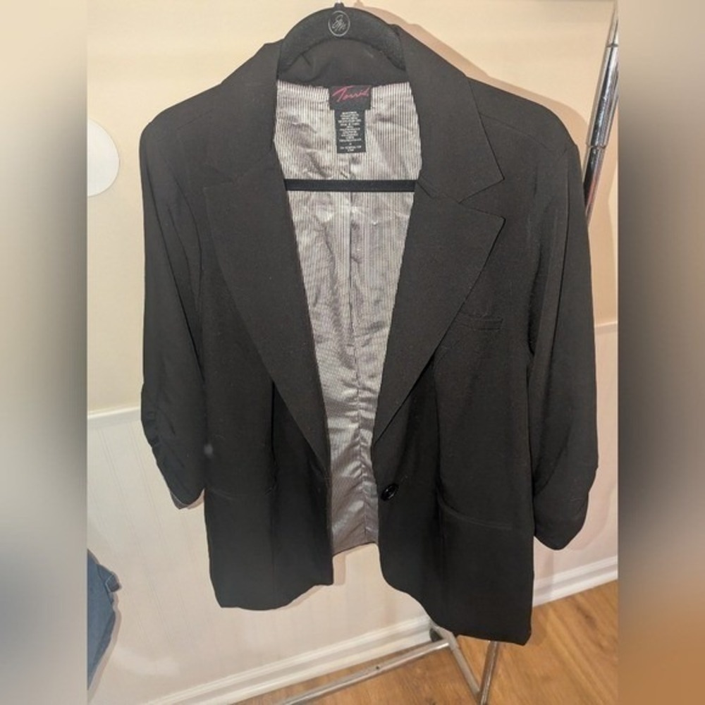 Torrid Black Ruched 3/4 Sleeve Single Button Blazer Size 3 T11079 - Picture 2 of 4